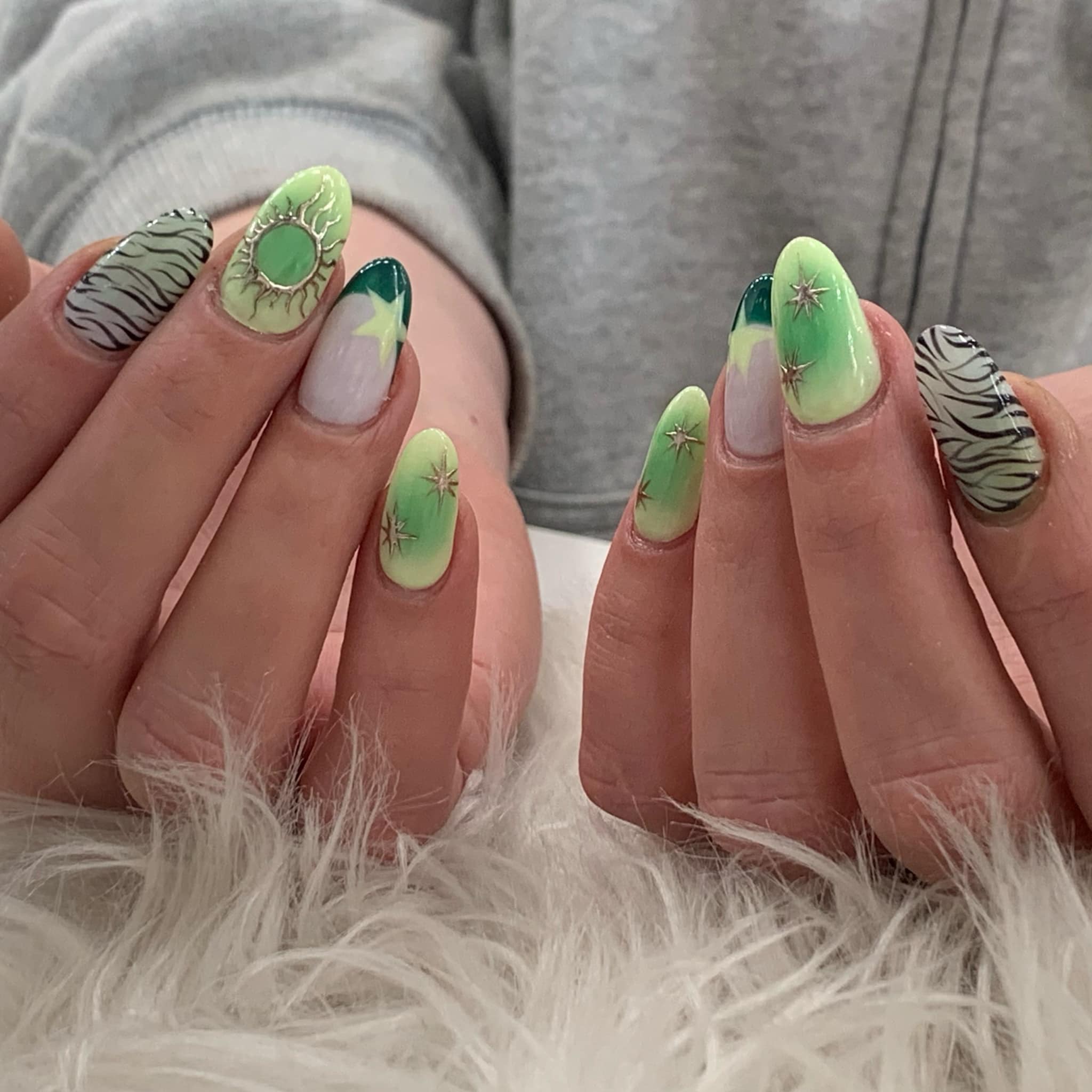 Gel X Almond Shape W Art